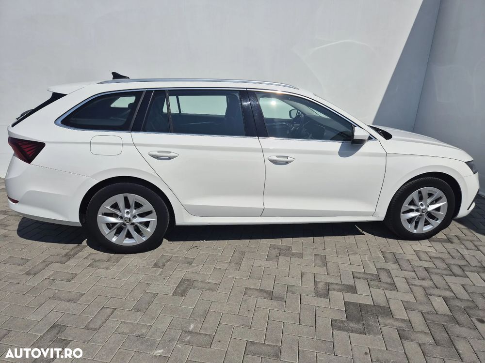 Skoda Octavia Combi 2.0 TDI DSG Style - 6