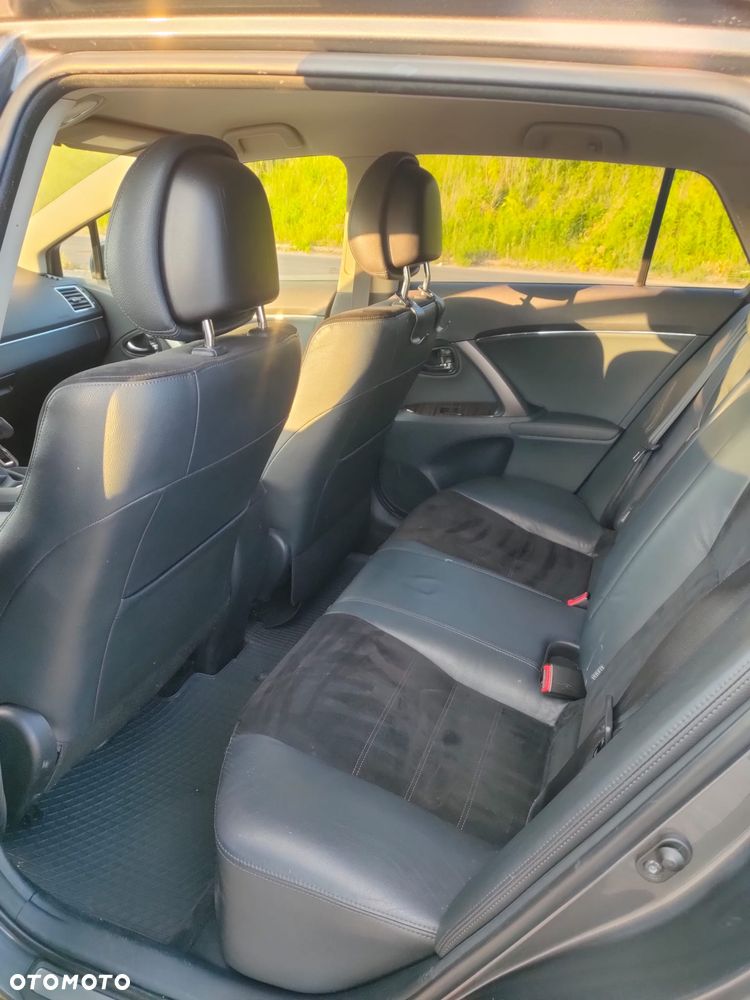 Toyota Avensis 2.0 D-4D Premium - 11