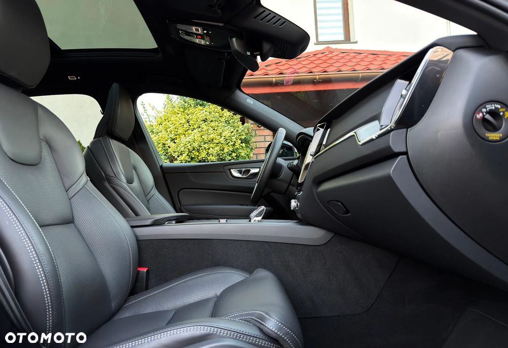 Volvo XC 60 B5 B AWD Geartronic RDesign - 9