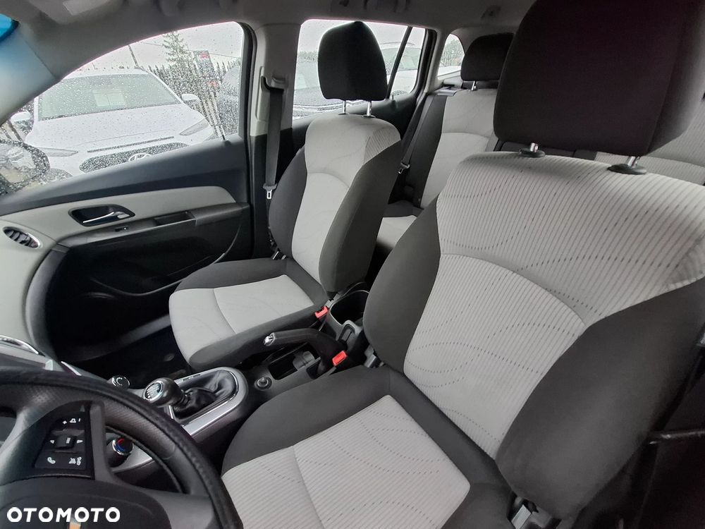 Chevrolet Cruze 1.6 LT - 9