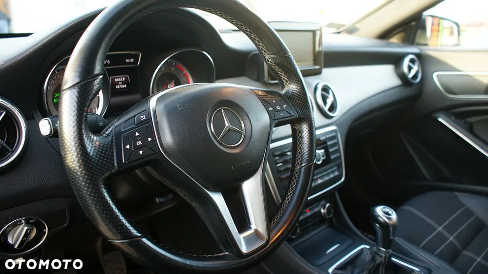 Mercedes-Benz CLA 200 - 14