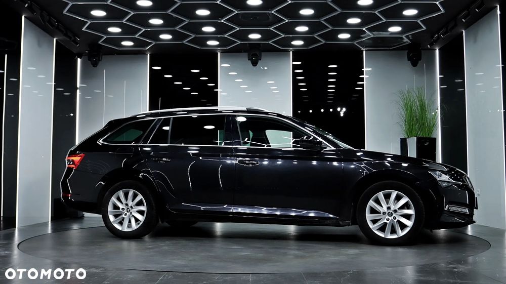 Skoda Superb 2.0 TDI SCR 4x4 Style DSG - 10