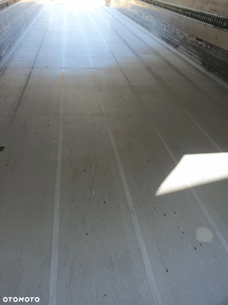 Blacha aluminiowa z naczepy Krone - 4