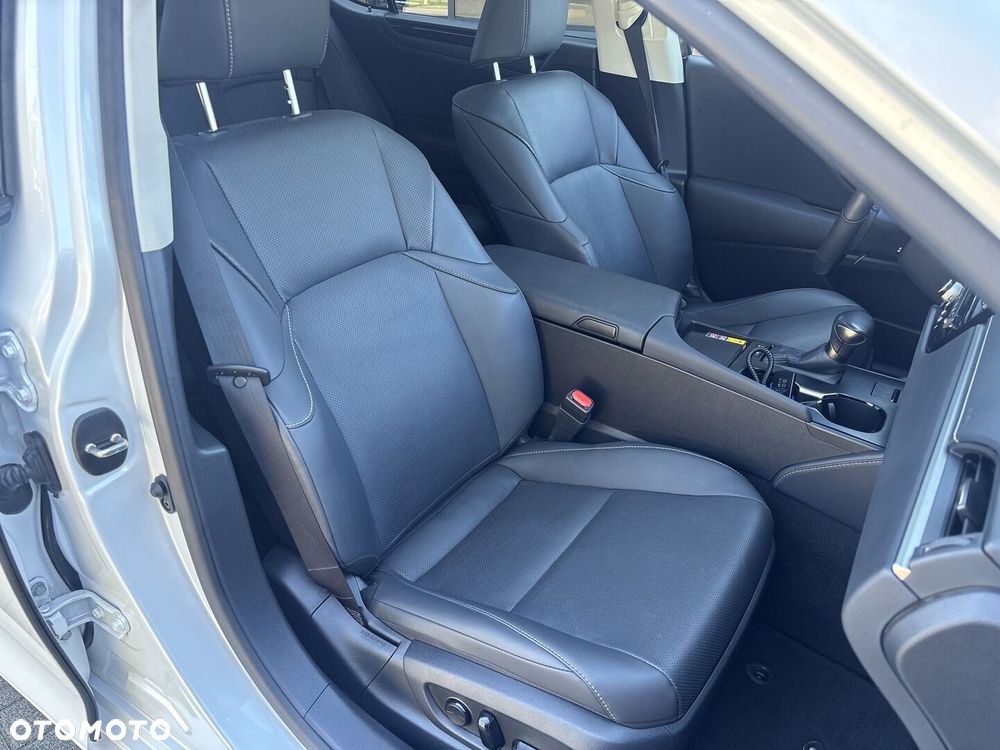 Lexus ES 300h Business Edition - 12