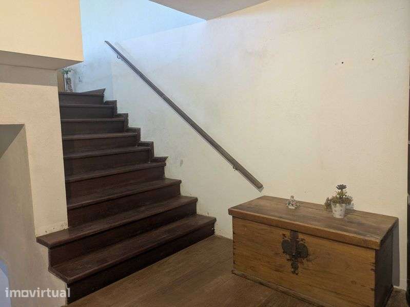 Moradia de dois pisos com afetação a comércio - Grande imagem: 4/12