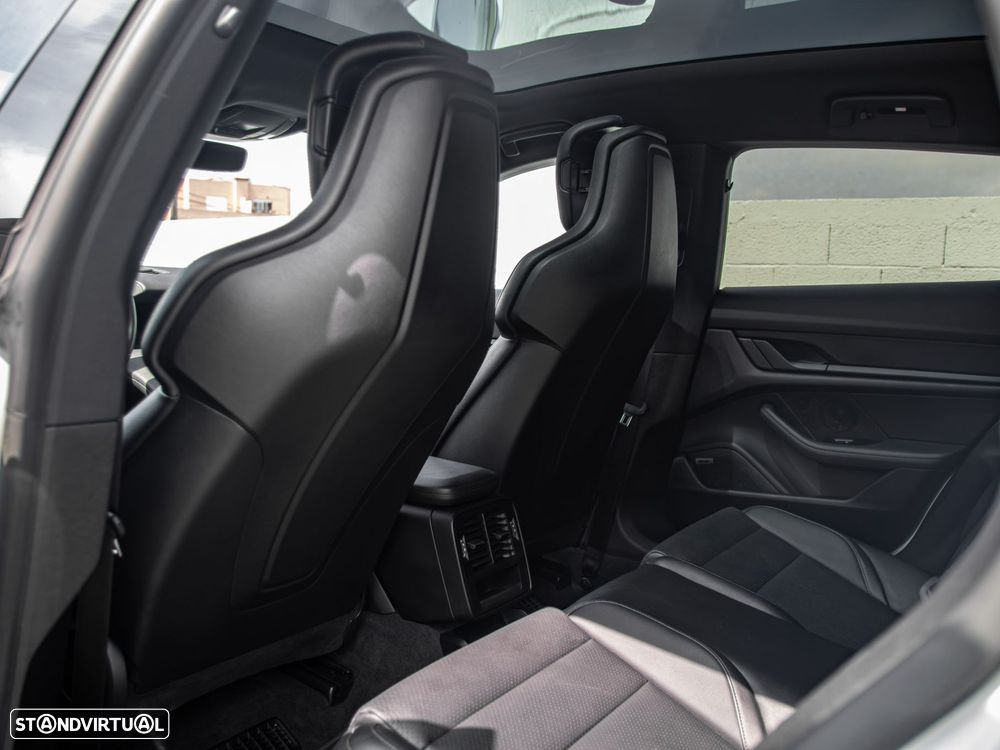 Porsche Taycan Cross Turismo 4S Sport bateria Performance Plus - 26