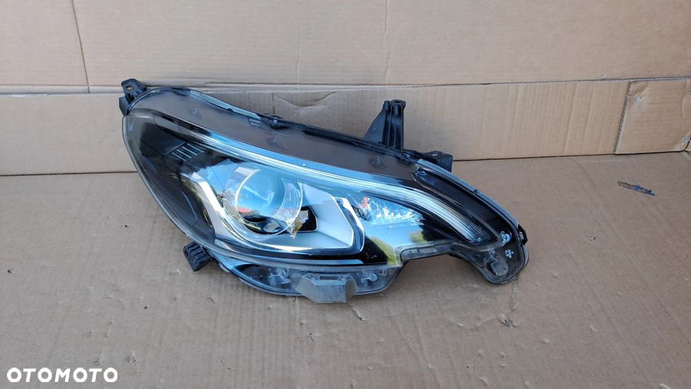 PEUGEOT 108 PRAWA LAMPA PRZEDNIA 81110-0H150 90026267 - 1