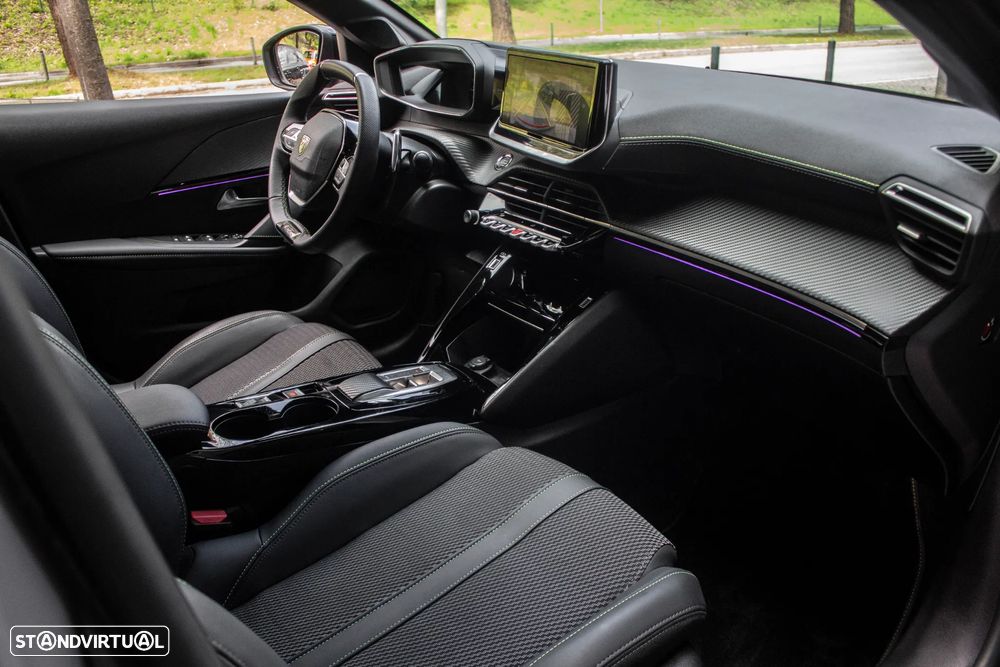 Peugeot 208 1.2 Hybrid GT e-DCS6 - 26