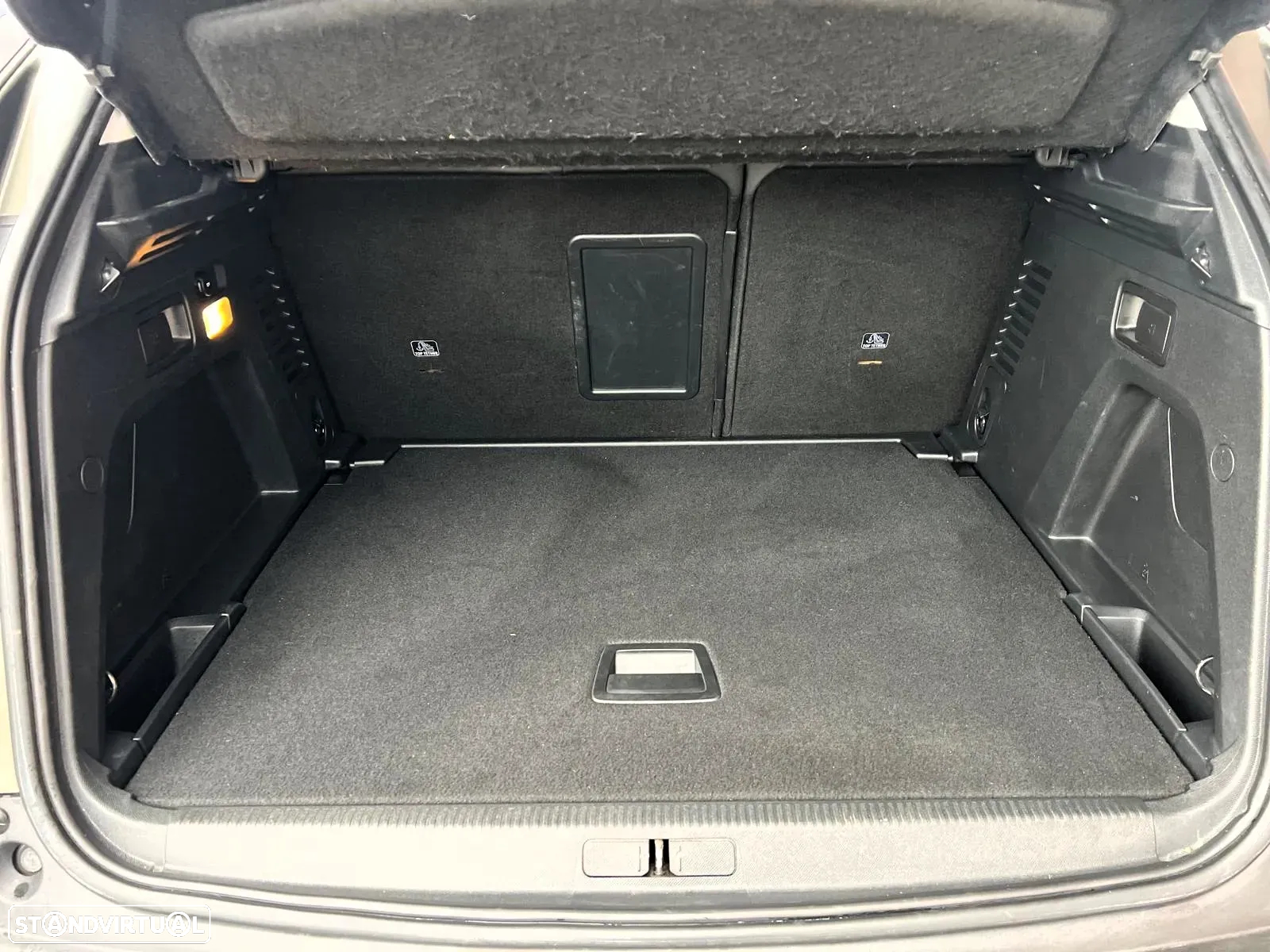 Peugeot 3008 1.2 PureTech Allure EAT8 - 11