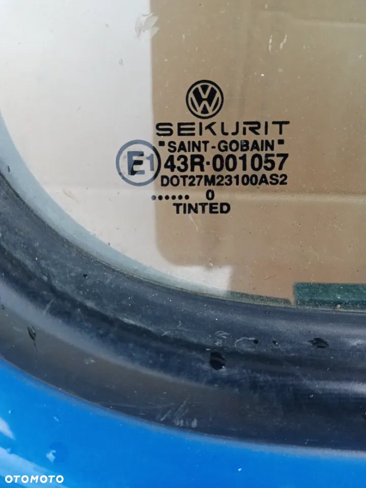 Drzwi prawy tył tylne prawe VW Golf IV 4 HB LW5Z - 6