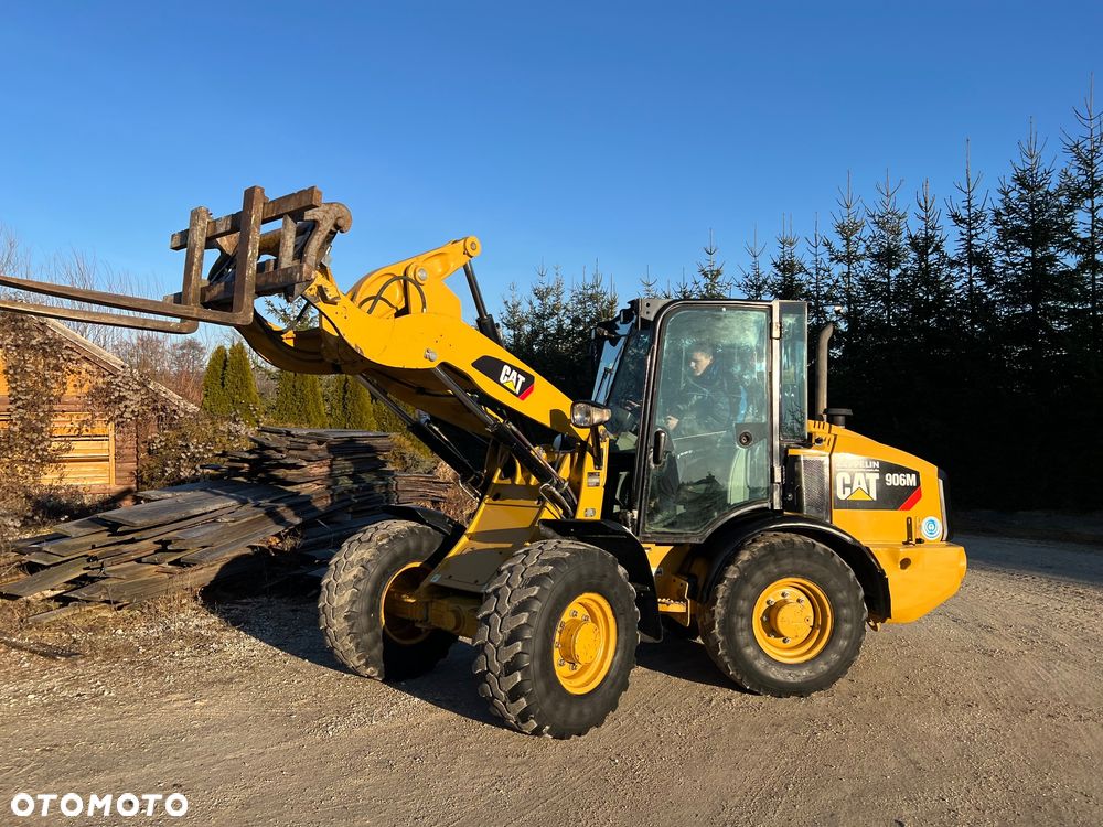 Caterpillar Ładowarka łamana 906M Cat łyżka widły 907 908 5 6 ton SZYBKOZŁĄCZE HYDRAULICZNE dodatkowe linie ZAMIATARKA za dopłatą - 9