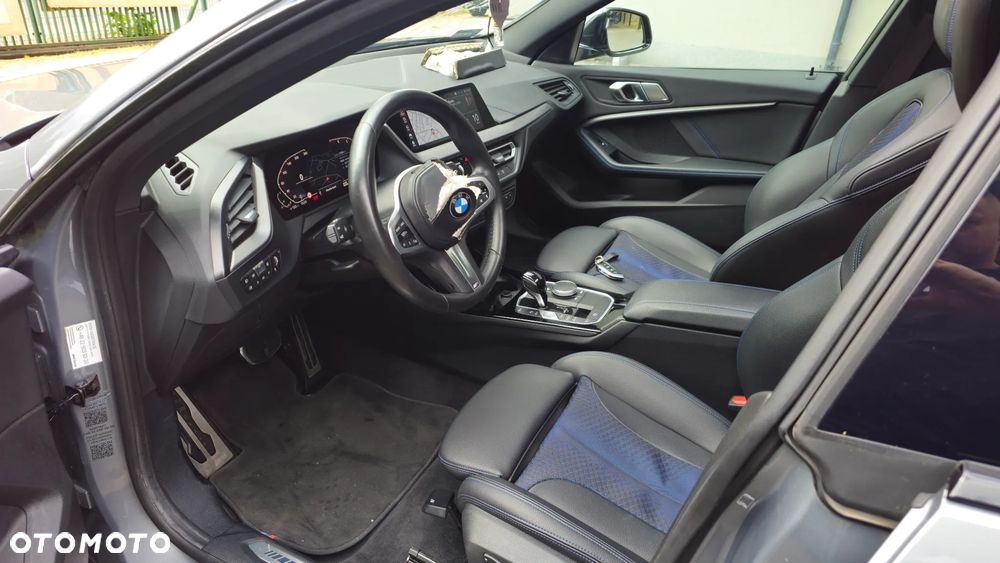 BMW Seria 2 218i - 11