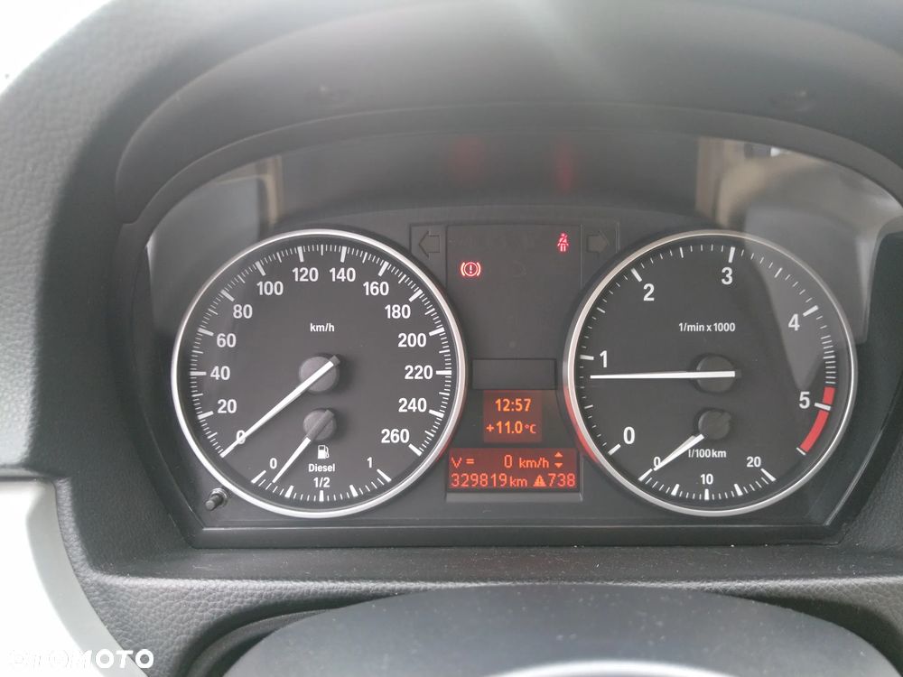 BMW Seria 3 318d DPF Touring - 37