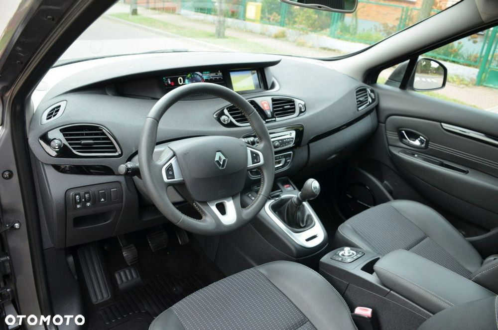 Renault Grand Scenic - 25