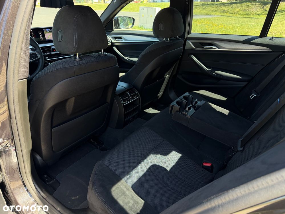 BMW Seria 5 520d xDrive M Sport sport - 23