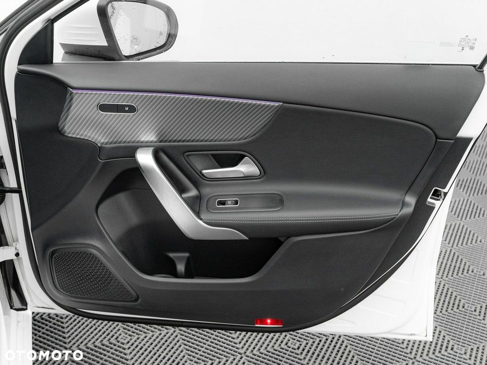 Mercedes-Benz Klasa A 200 d Progressive 8G-DCT - 29