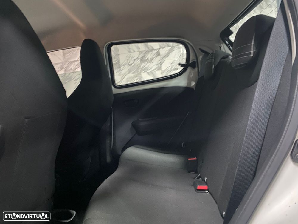 Peugeot 108 1.0 VTI Top! Active - 12