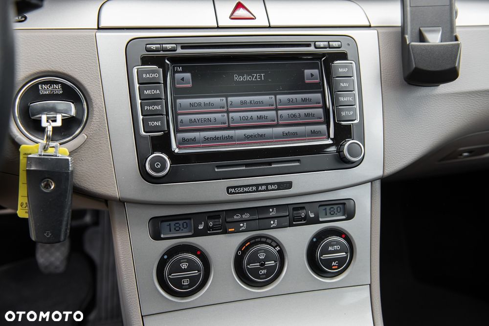 Volkswagen Passat - 22