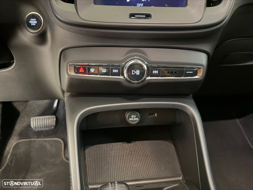 Volvo XC 40 2.0 D3 Momentum Plus Geartronic — fotografia 17