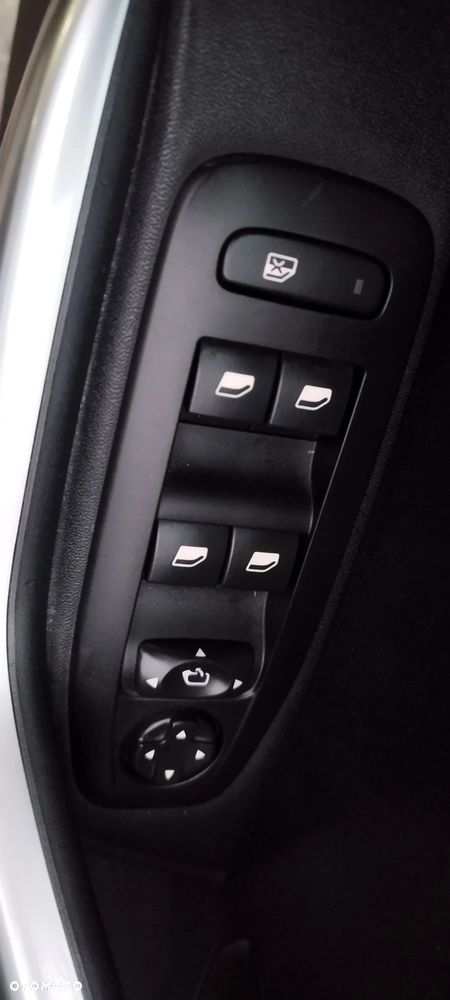 Peugeot 2008 - 15