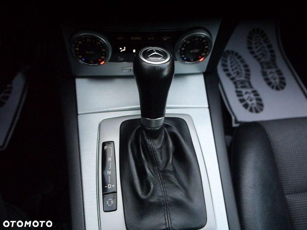 Mercedes-Benz Klasa C 180 BlueEFFICIENCY 7G-TRONIC Avantgarde - 21