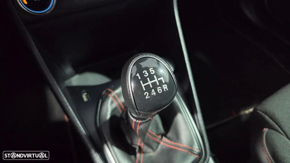 Ford Fiesta 1.0 EcoBoost ST-Line - 27