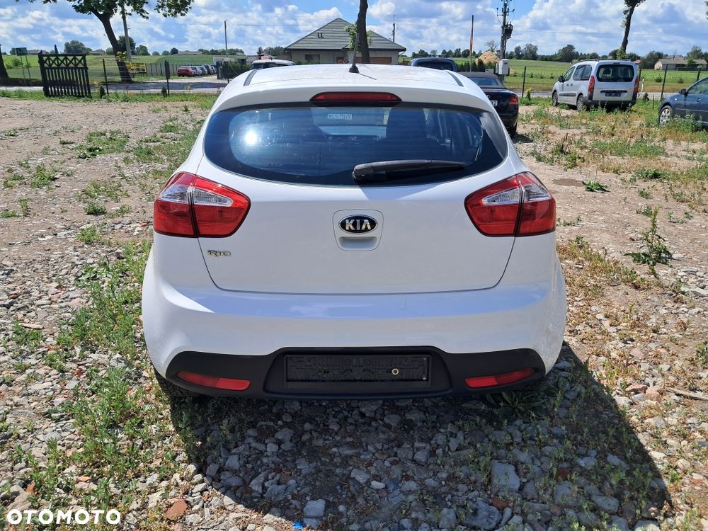 Kia Rio - 7