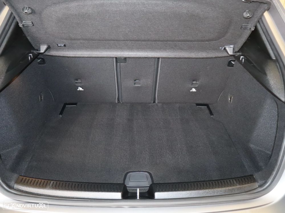 Mercedes-Benz A 180 7G-DCT AMG Line - 12