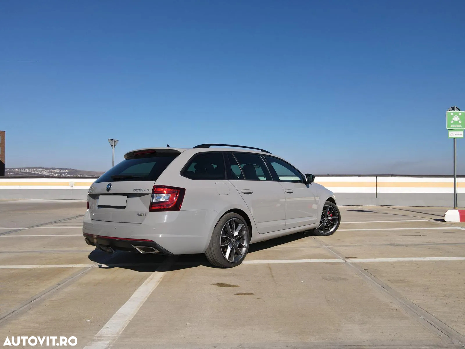 Skoda Octavia Combi 2.0 TDI 4x4 DSG RS - 6