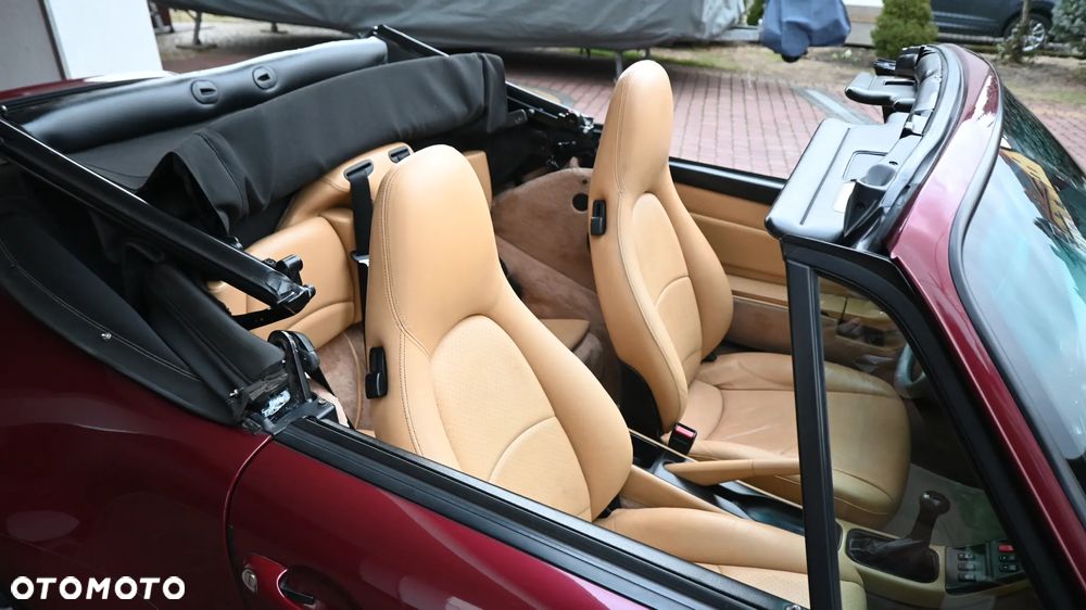 Porsche 911 Carrera - 32