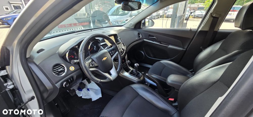 Chevrolet Cruze 1.8 LTZ - 29
