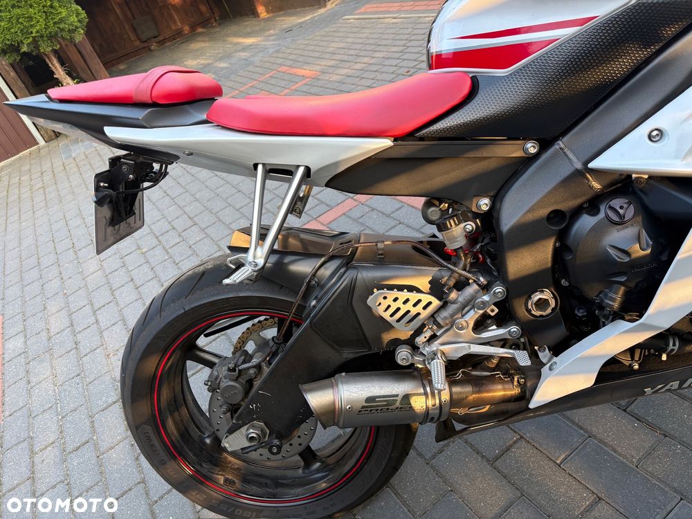 Yamaha R6 - 6