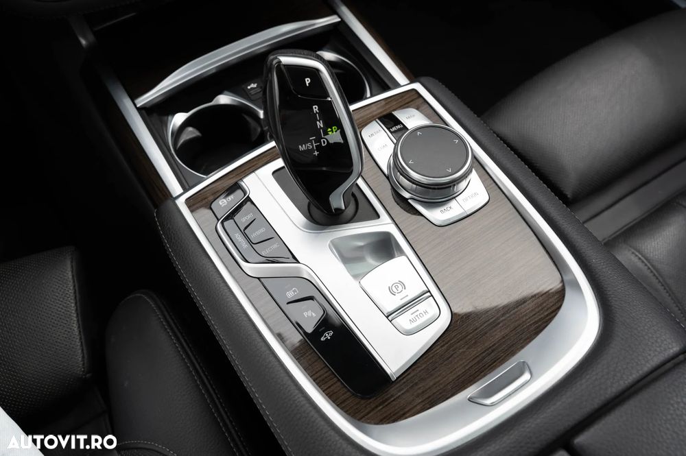 BMW Seria 7 745Le - 21