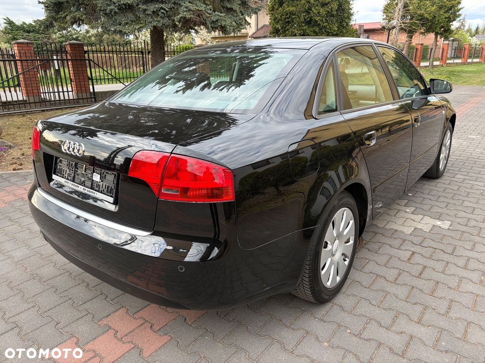 Audi A4 Limousine - 11