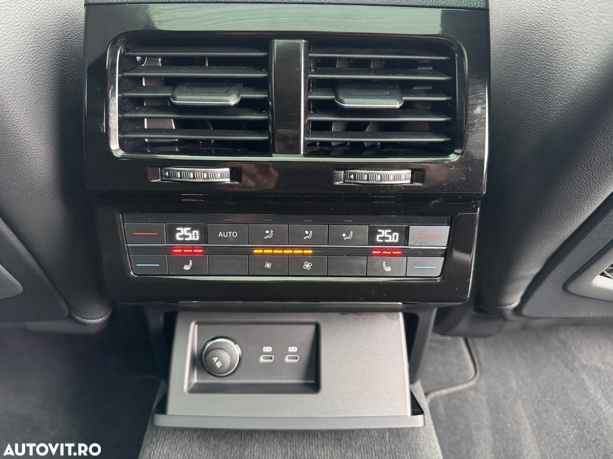 Volkswagen Touareg V6 TDI R-Style - 23