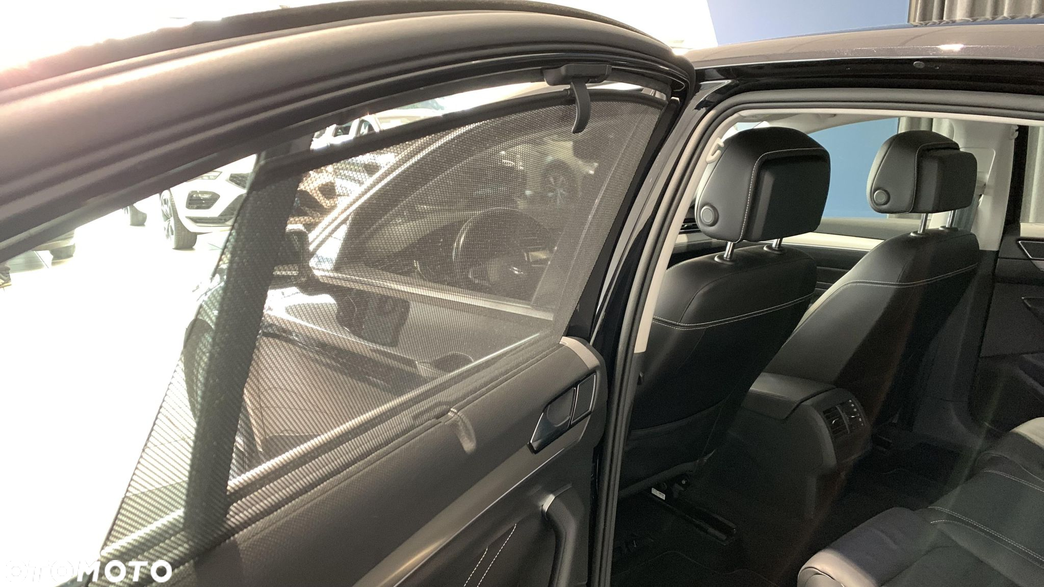 Volkswagen Passat 2.0 TDI 4Mot Elegance DSG - 20