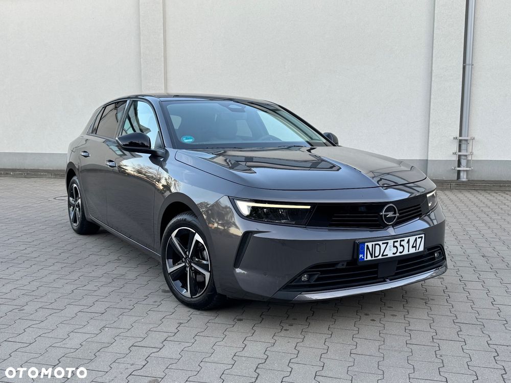 Opel Astra 1.2 Turbo - 1