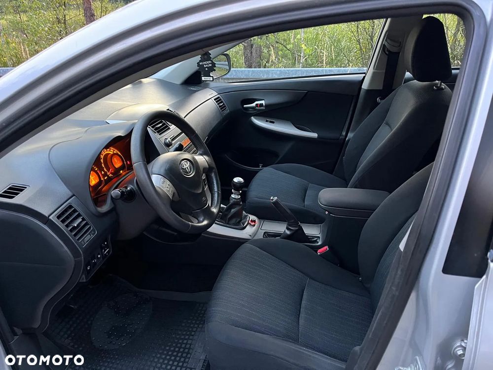 Toyota Corolla 1.4 D-4D Luna - 7