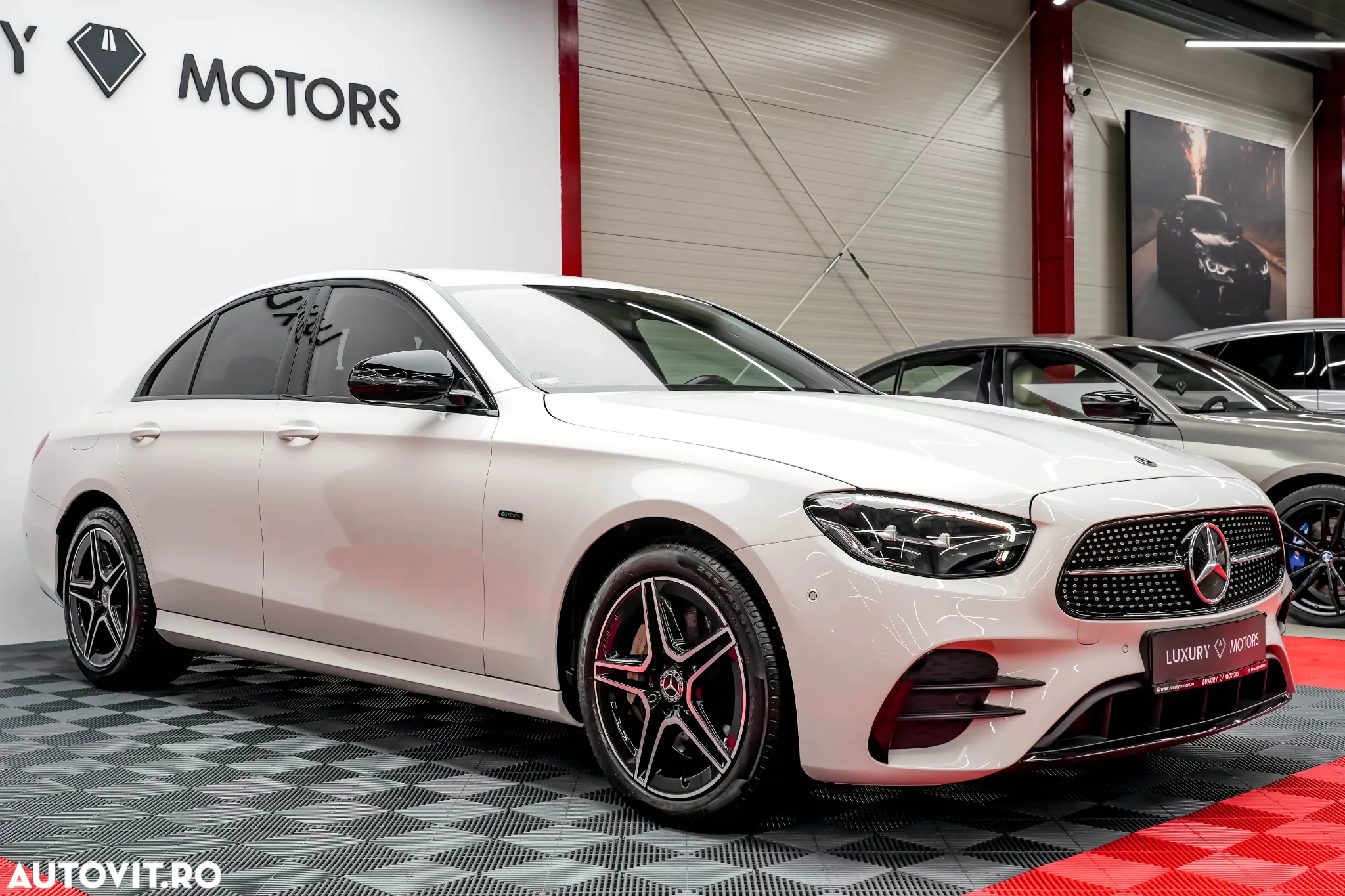 Mercedes-Benz E 300 de 9G-TRONIC AMG Line - 8