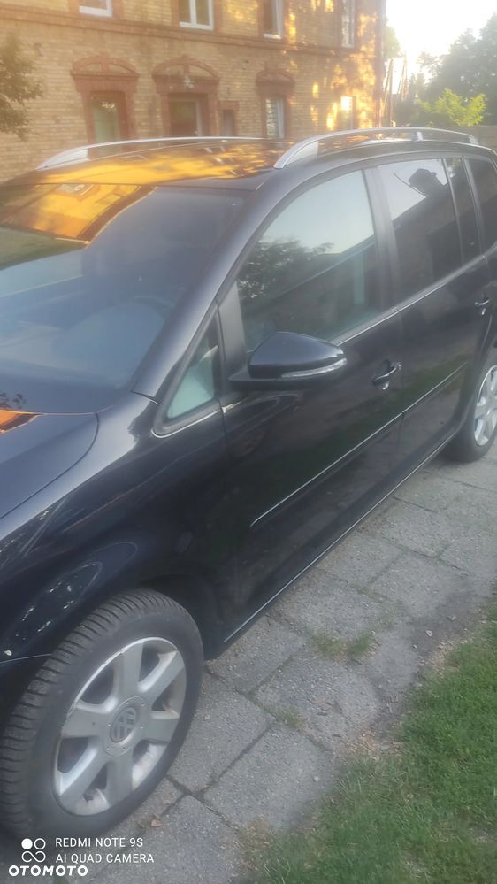 Volkswagen Touran 1.6 TDI DPF BlueMot Comfortline - 4