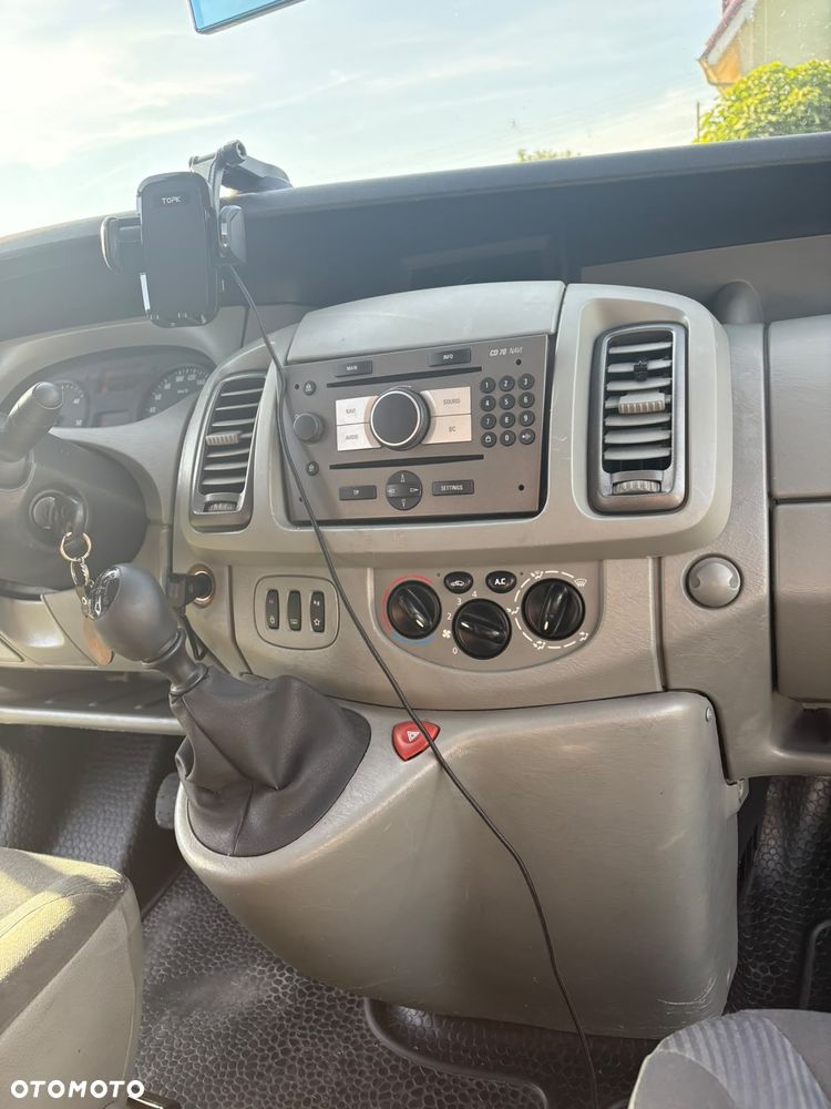 Opel Vivaro - 2