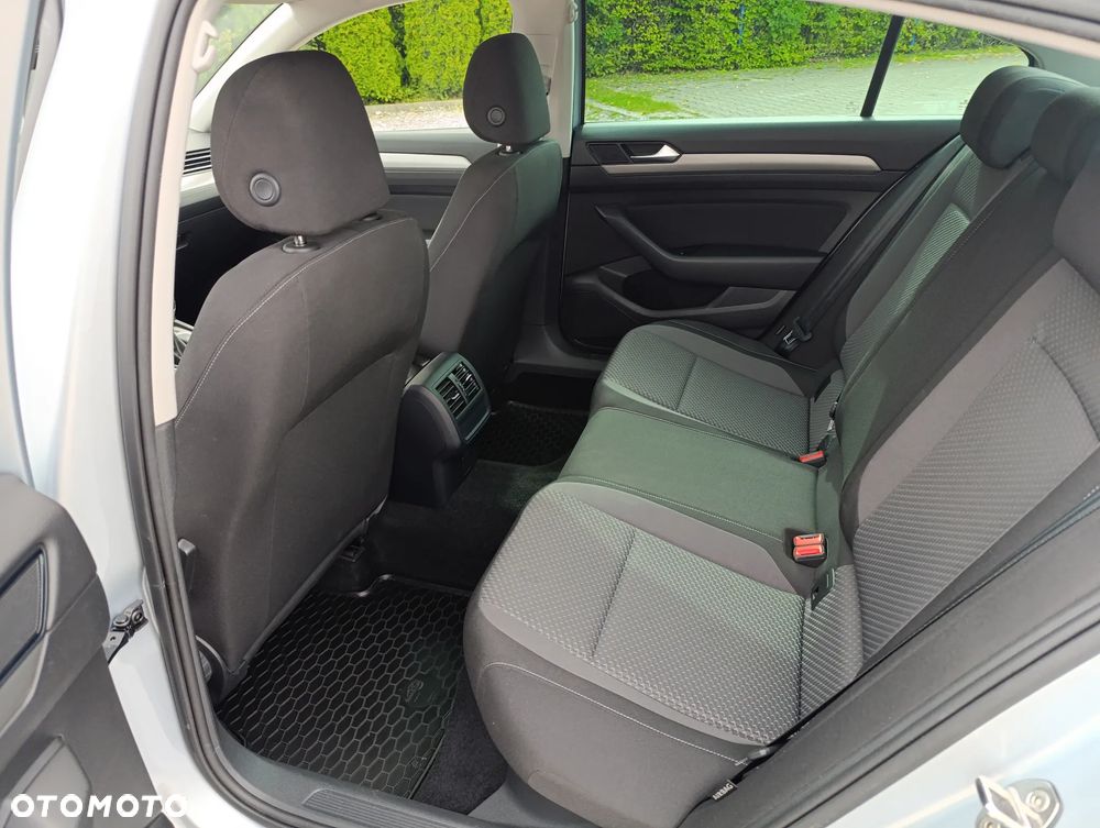 Volkswagen Passat 2.0 TDI EVO Business - 16