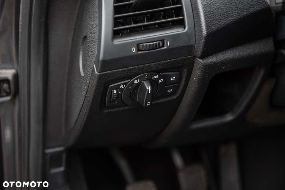 BMW Seria 1 120d DPF Edition Sport - 17