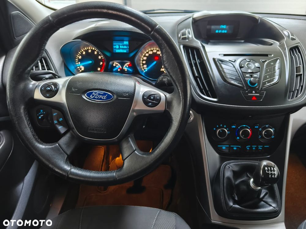 Ford Kuga 1.5 EcoBoost 2x4 Trend - 13
