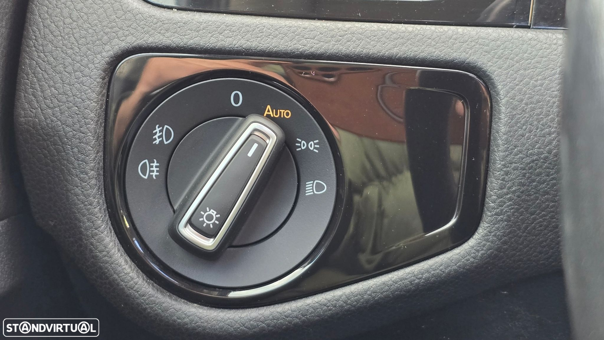 VW Golf Variant 1.6 TDi Highline DSG - 12