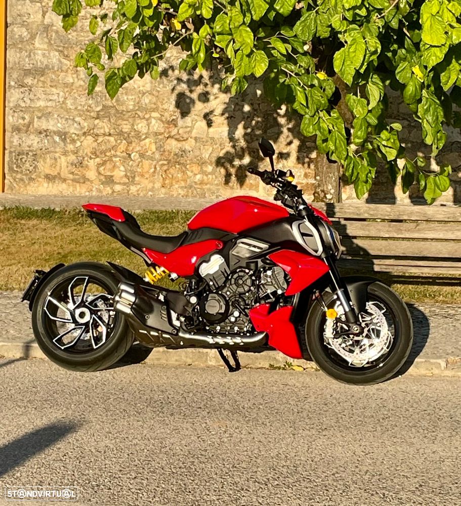 Ducati Diavel V4 - 2