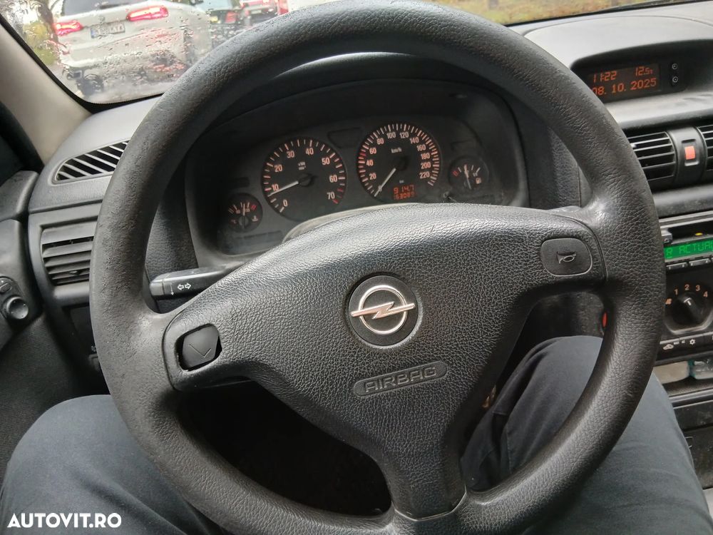 Opel Astra 1.6 - 13