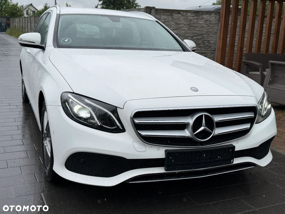Mercedes-Benz Klasa E 200 BlueEFFICIENCY 7G-TRONIC Avantgarde - 1