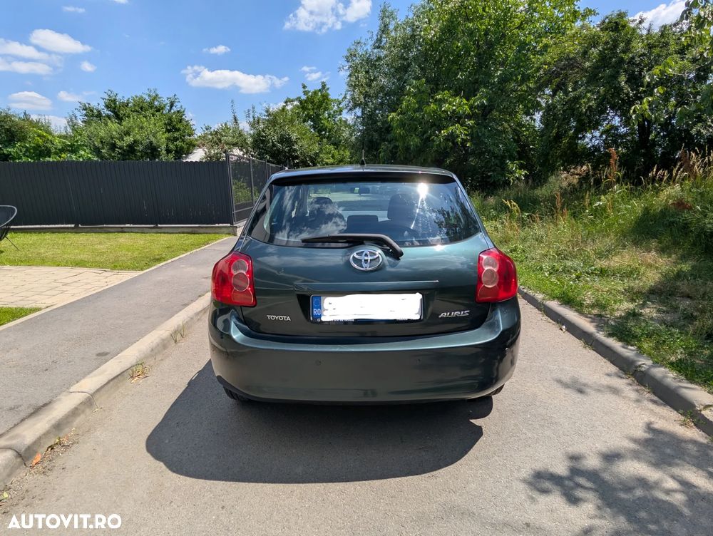 Toyota Auris 1.4 Terra - 11