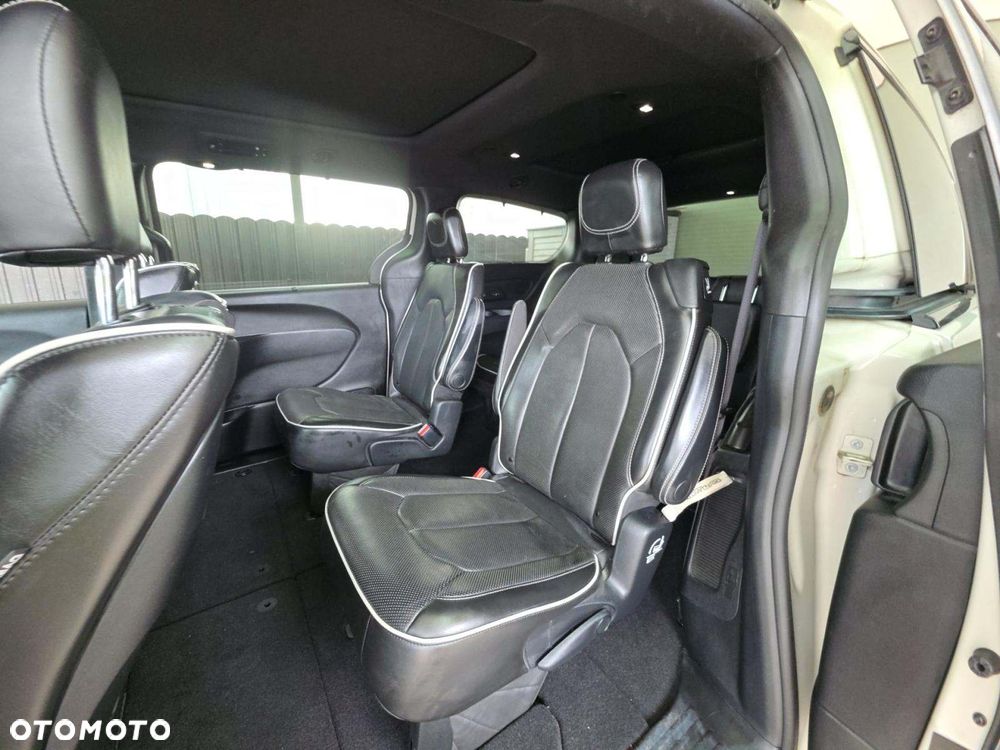Chrysler Pacifica - 9